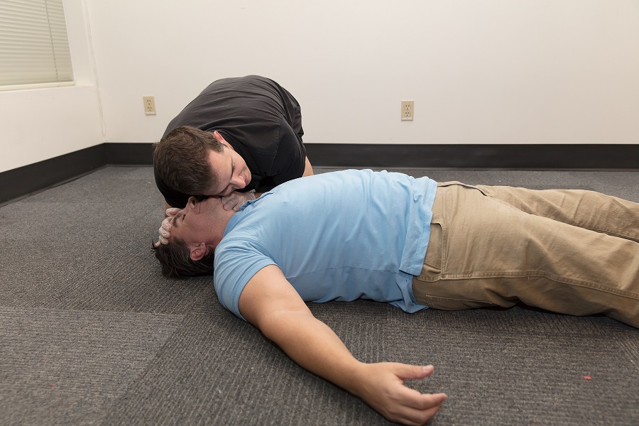 Breathing management for CPR training