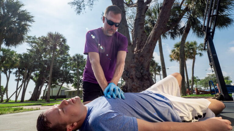 CPR training saving life during cardiac emergency